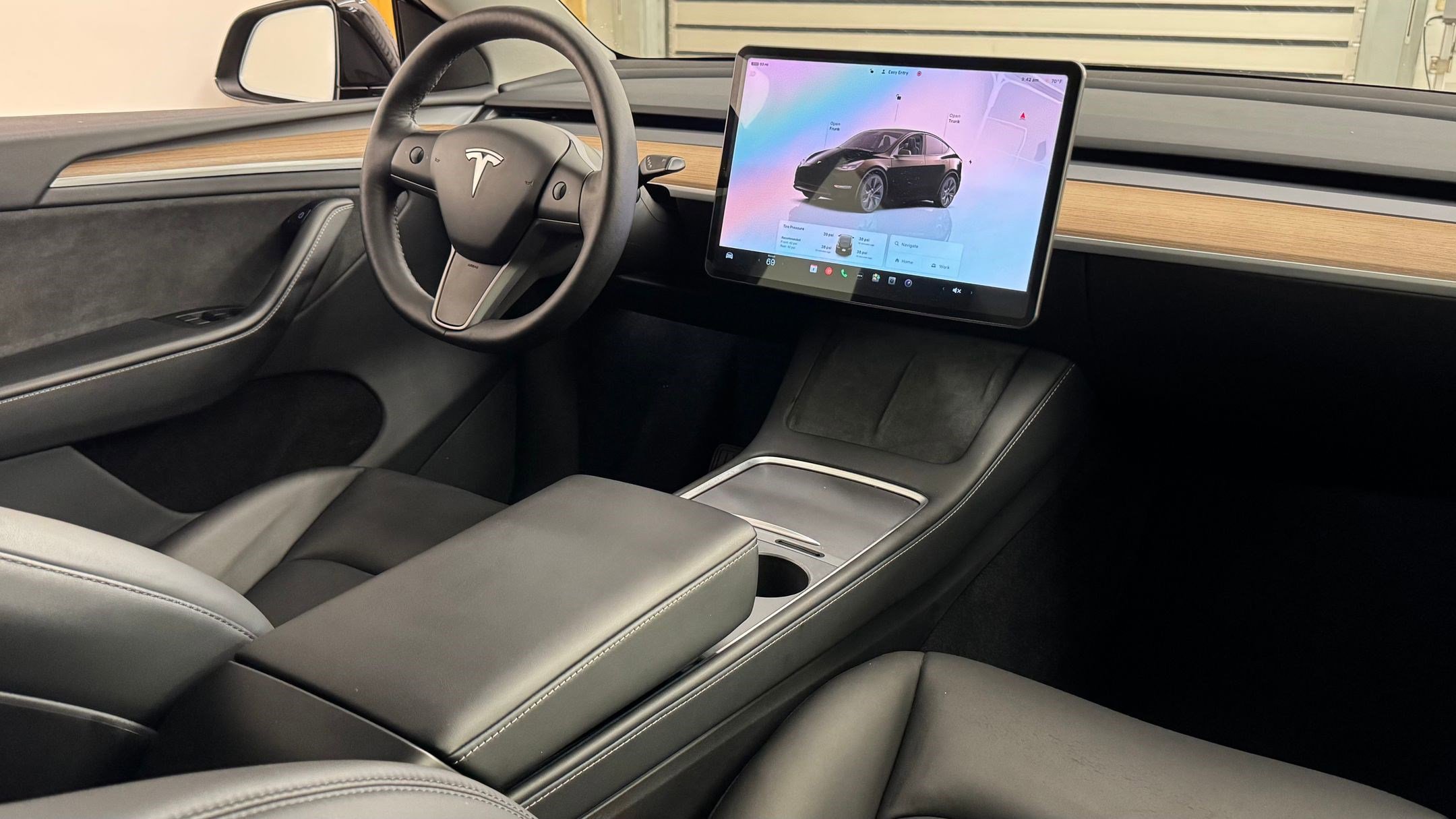 2024 Tesla Model Y Long Range photo 4