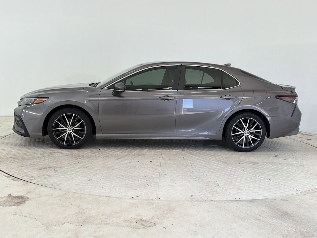 Used 2023 Toyota Camry SE Sedan