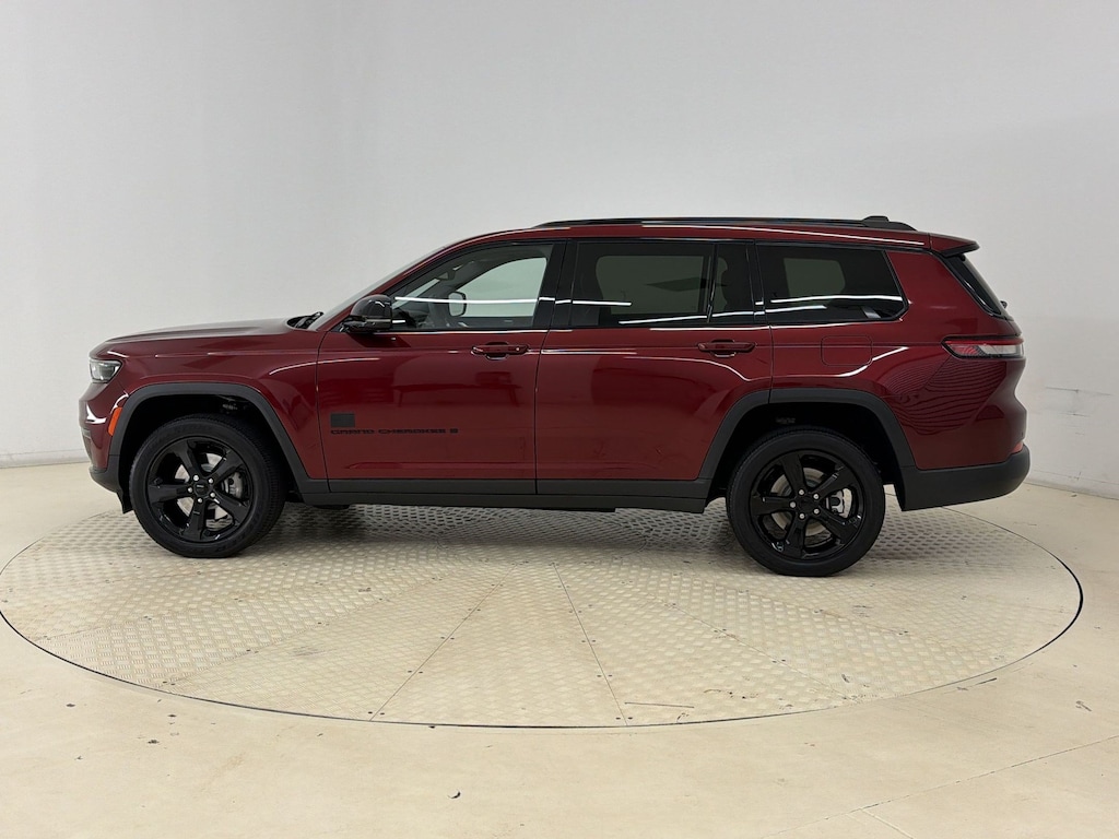 Used 2023 Jeep Grand Cherokee Altitude SUV