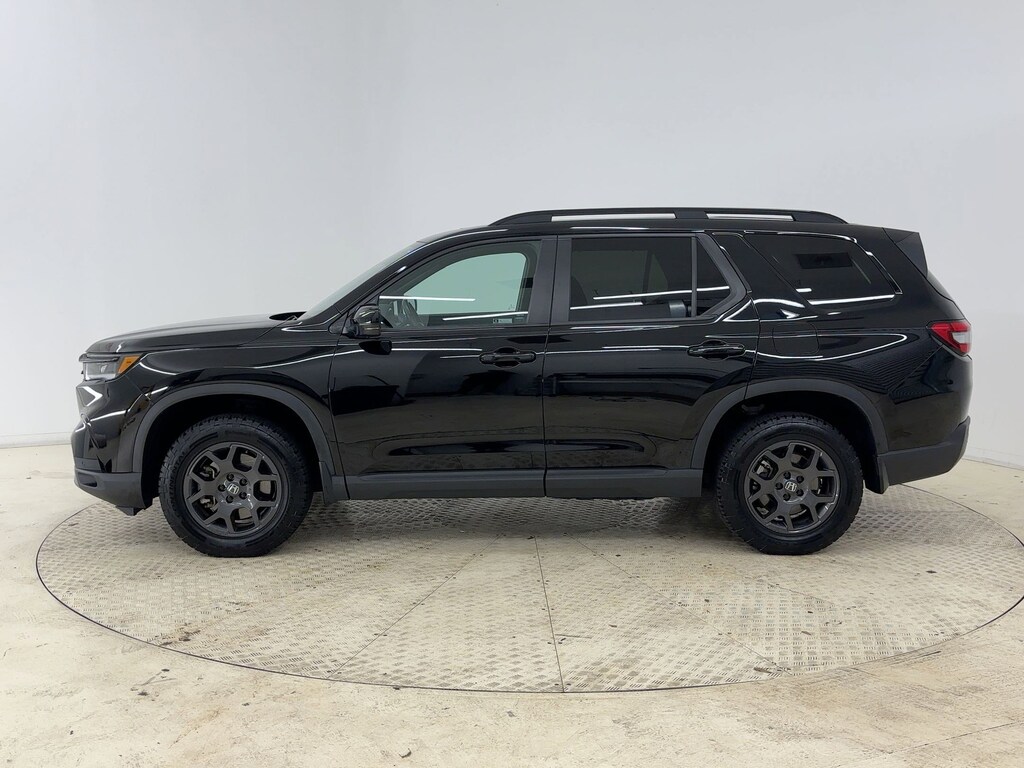 Used 2023 Honda Pilot TrailSport SUV