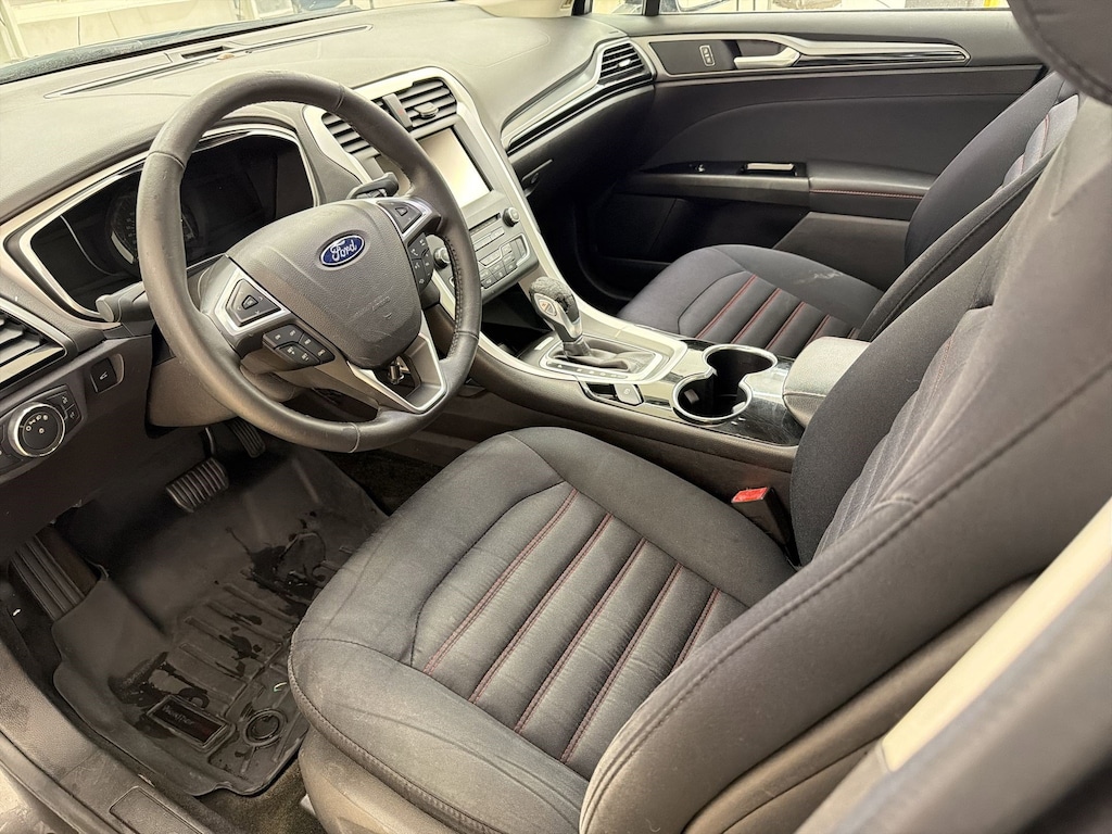 Used 2016 Ford Fusion SE Sedan