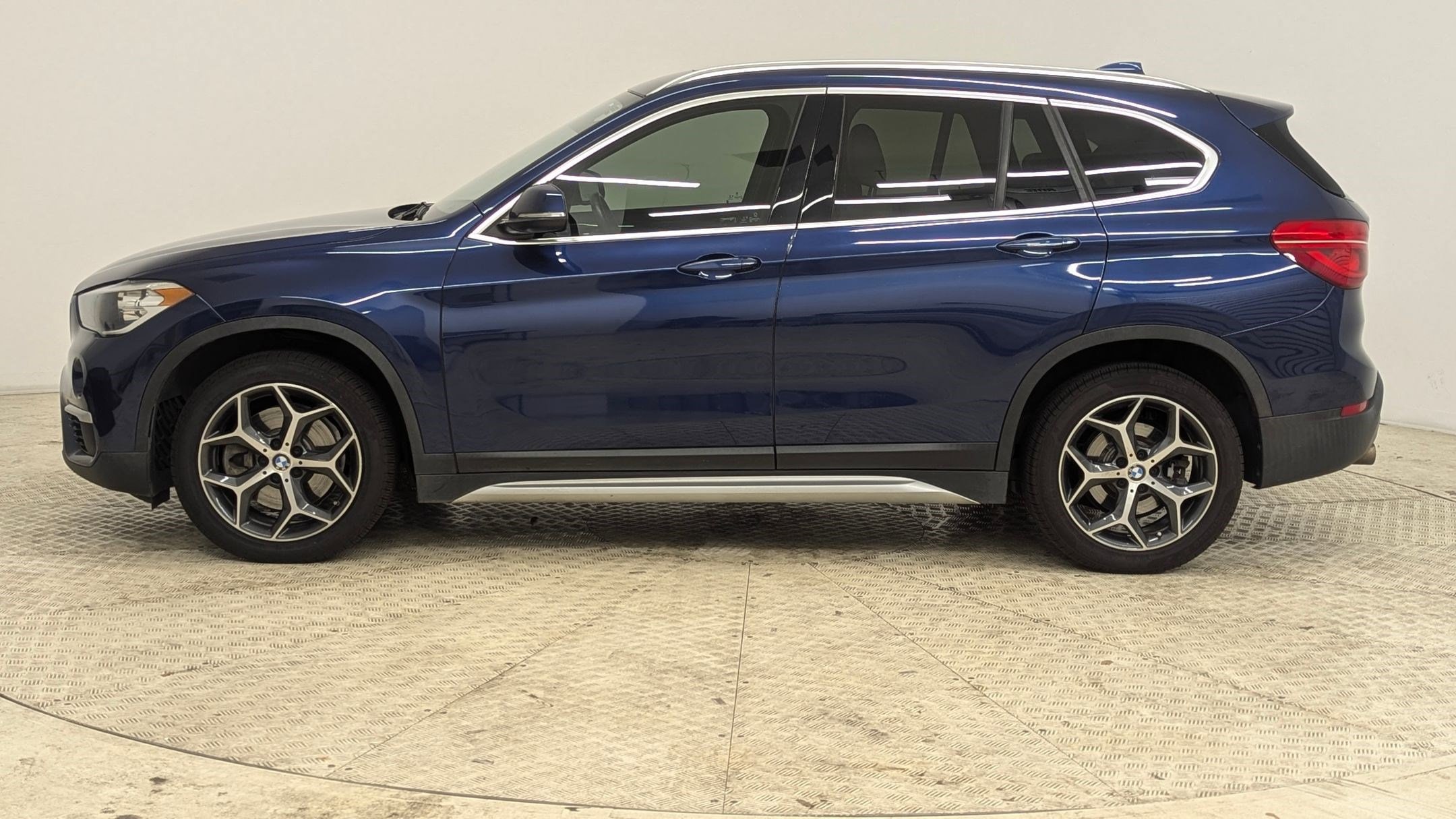 Used 2018 BMW X1 28i with VIN WBXHU7C35J3F04653 for sale in Fort Mill, SC