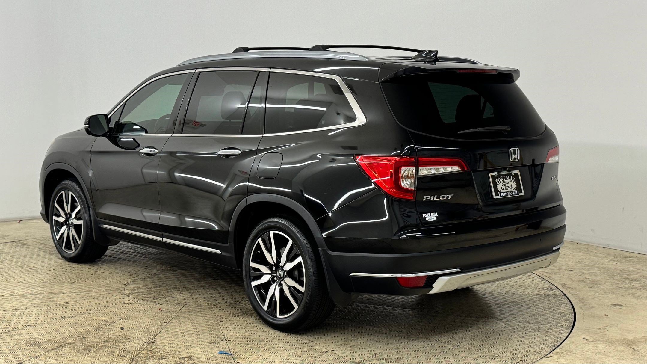 2019 Honda Pilot Touring photo 3