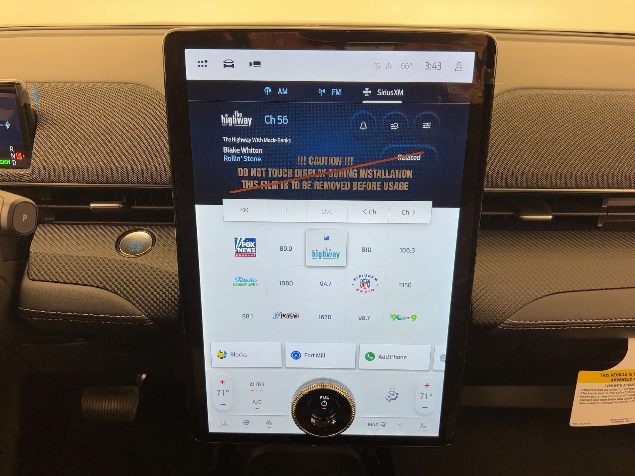 2025 Ford Mustang Mach-E Premium - Photo 23