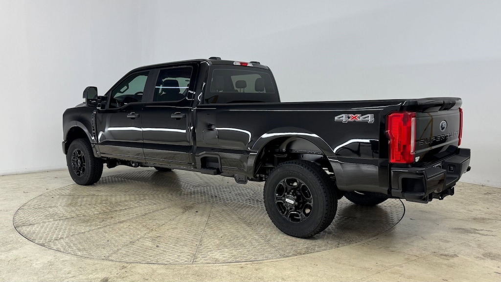 New 2026 Ford F-250 XL Truck Crew Cab