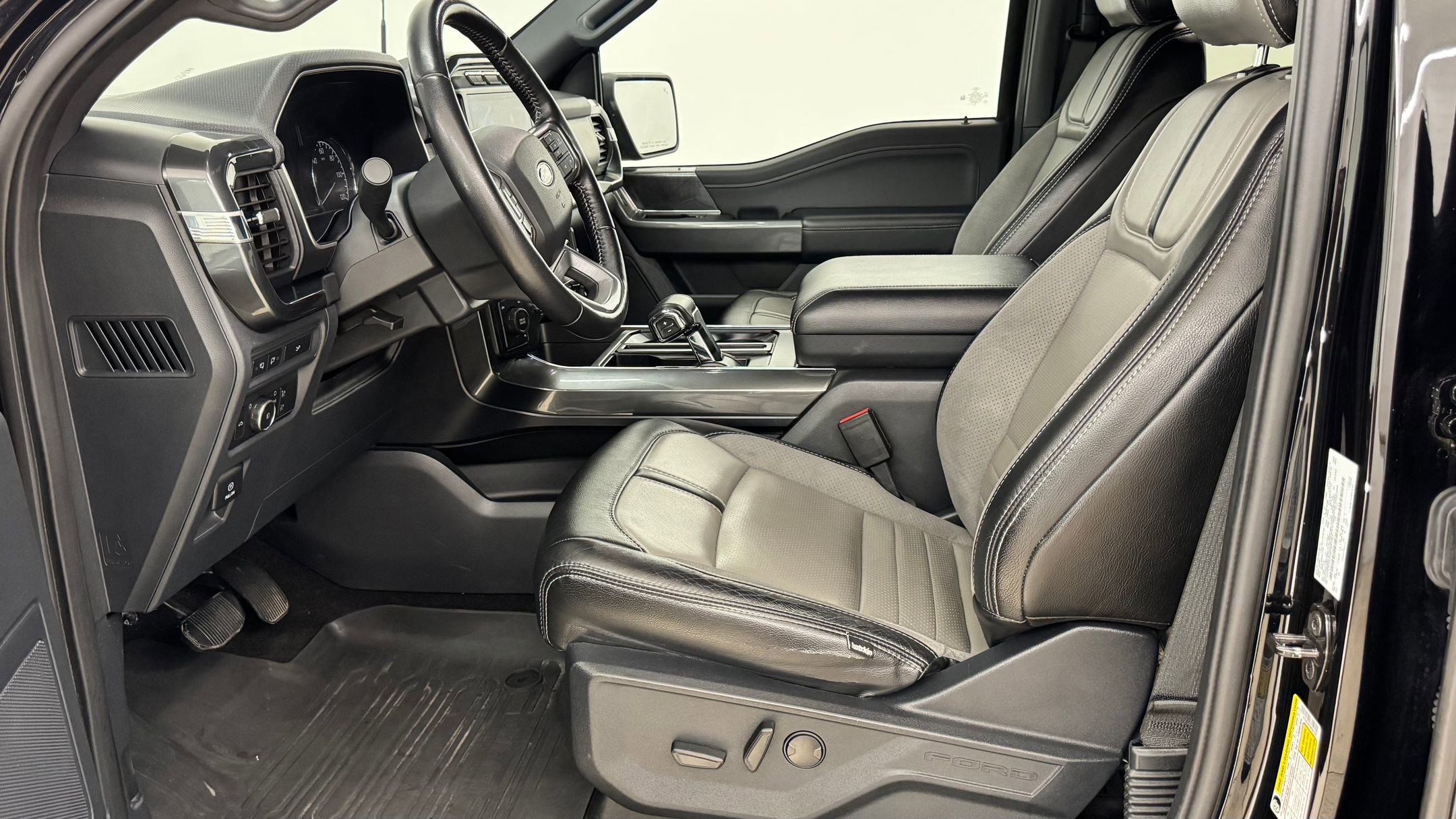 2022 Ford F-150 XLT photo 4