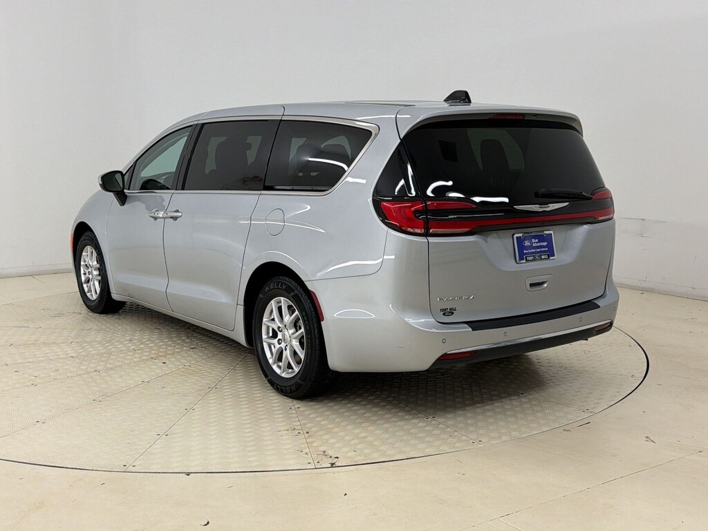 Certified 2023 Chrysler Pacifica Touring L Van Passenger Van