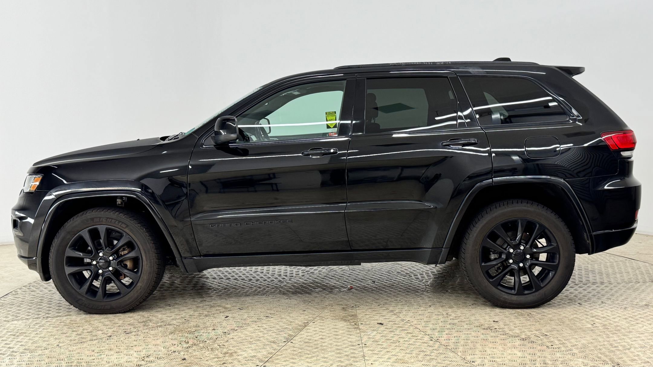 2020 Jeep Grand Cherokee Altitude photo 2