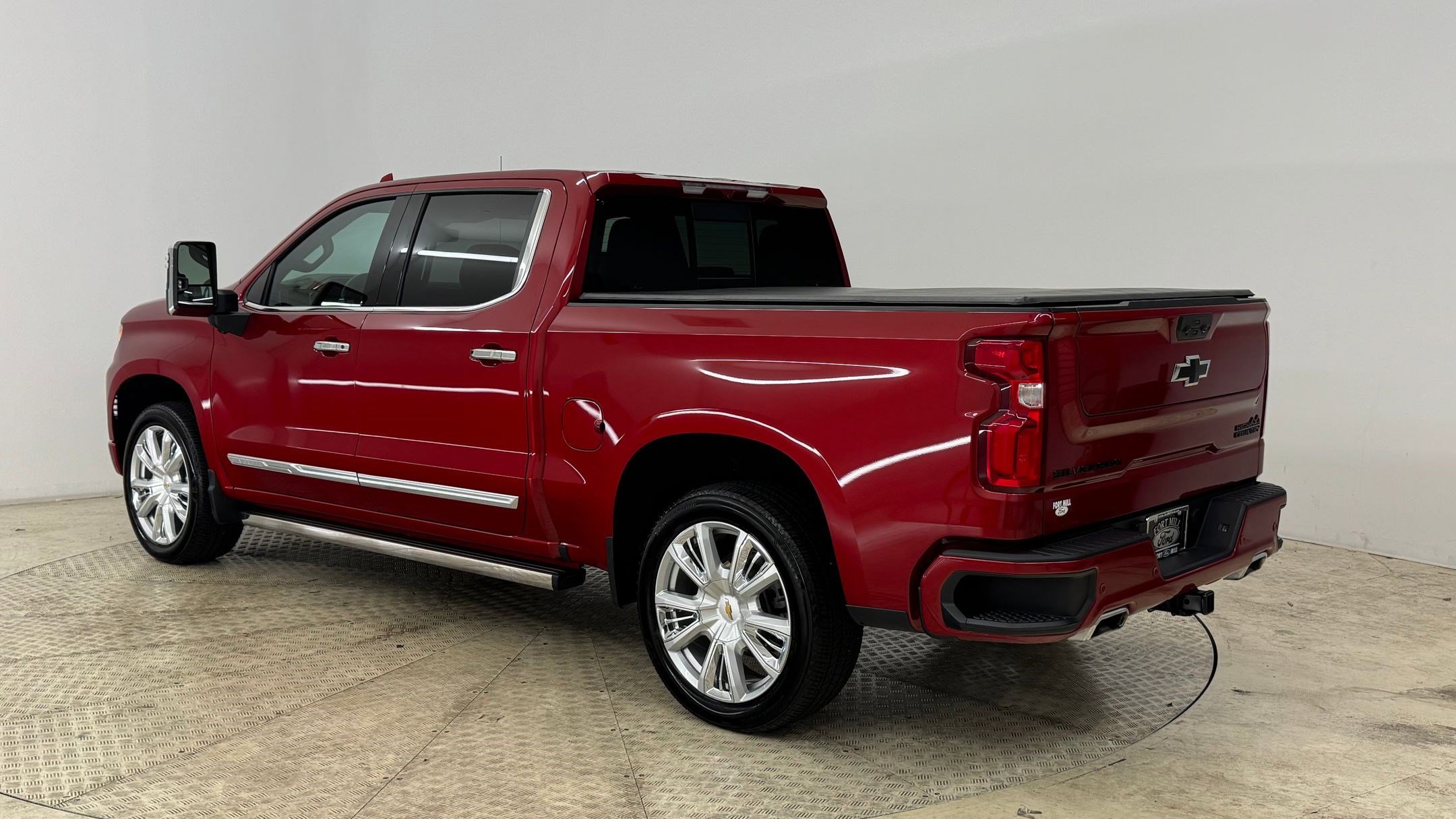 2024 Chevrolet Silverado 1500 High Country photo 3