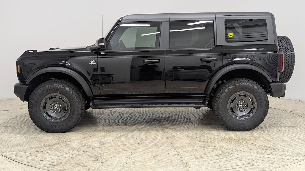 New 2025 Ford Bronco Outer Banks SUV