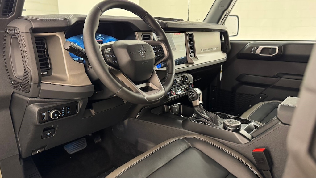 New 2025 Ford Bronco Outer Banks SUV