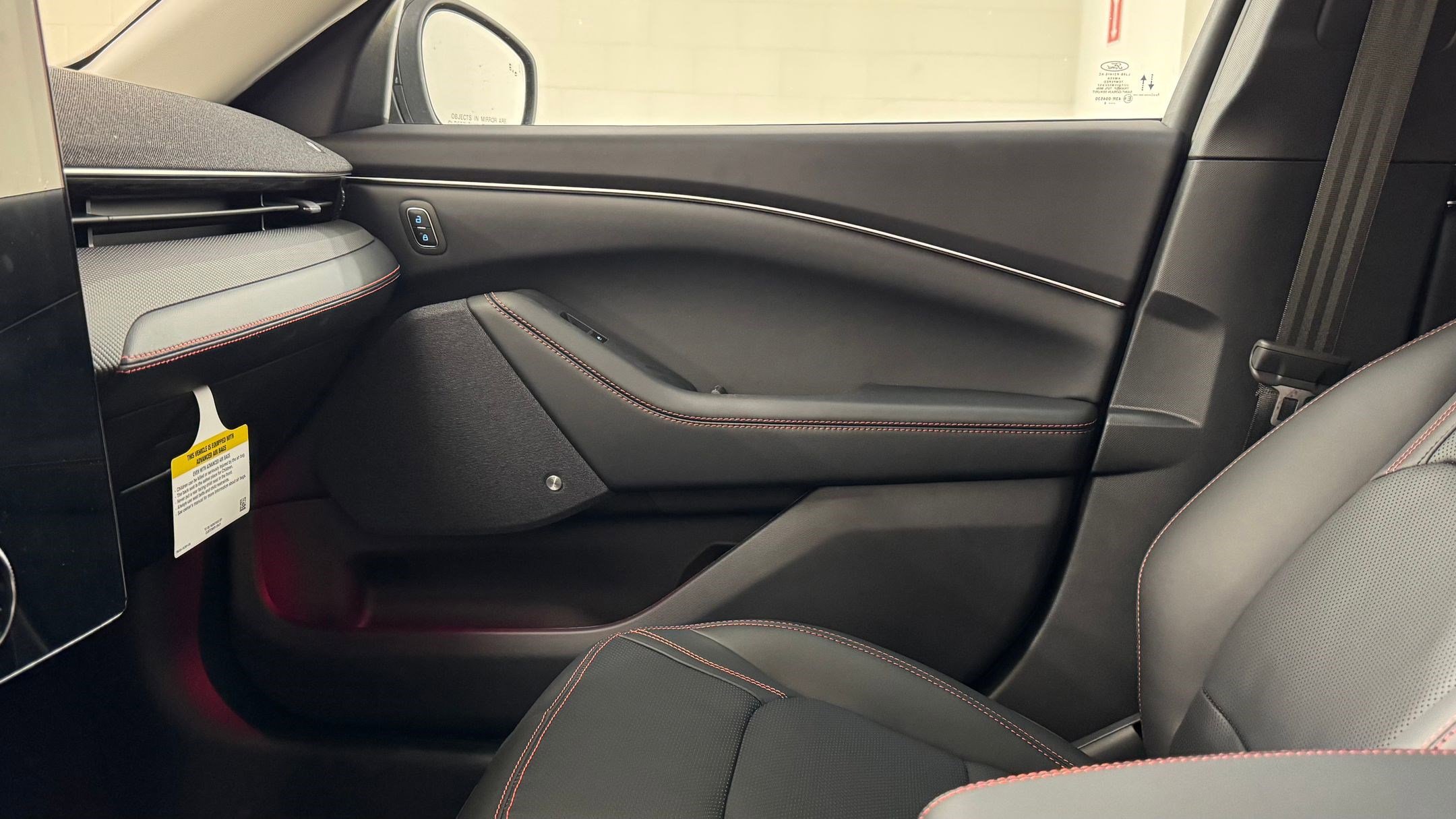 2025 Ford Mustang Mach-E Premium - Photo 28