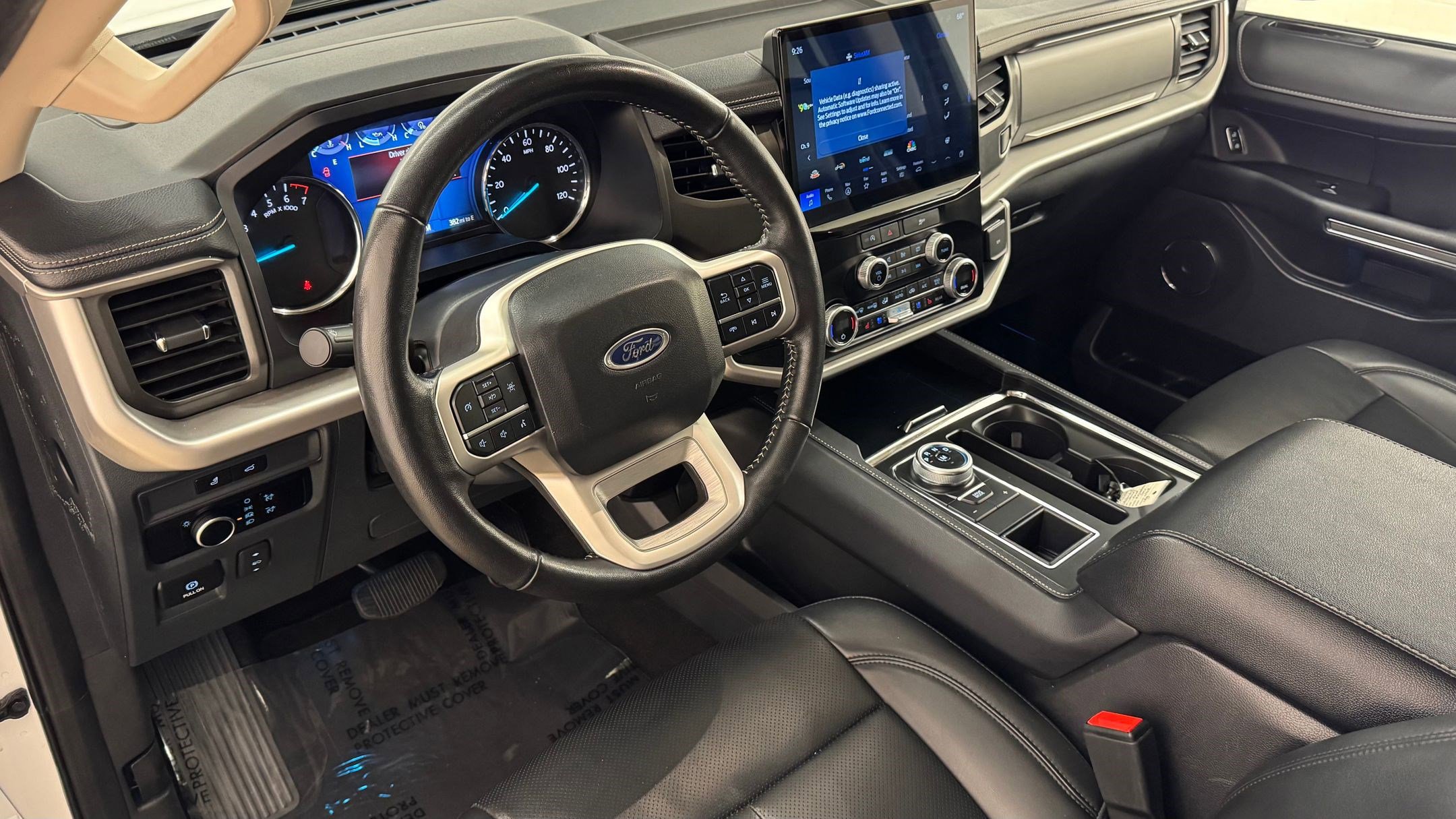 2024 Ford Expedition XLT photo 3