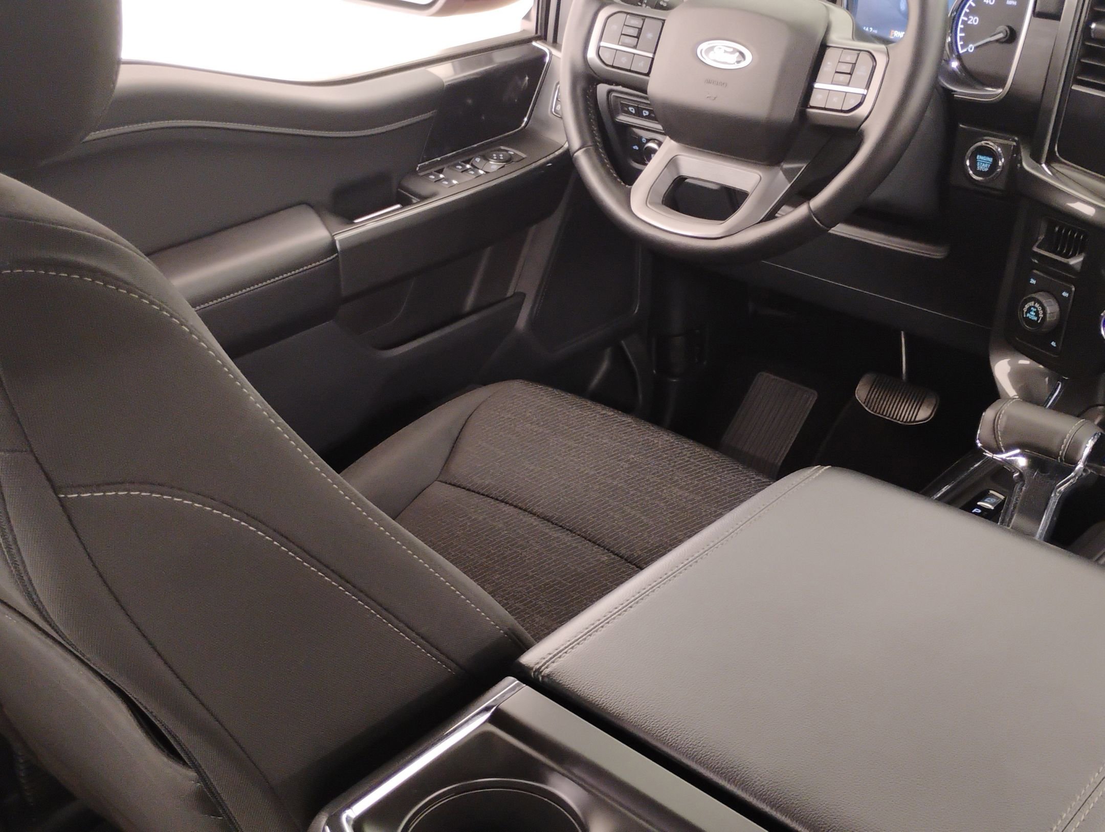 2022 Ford F-150 XLT photo 4