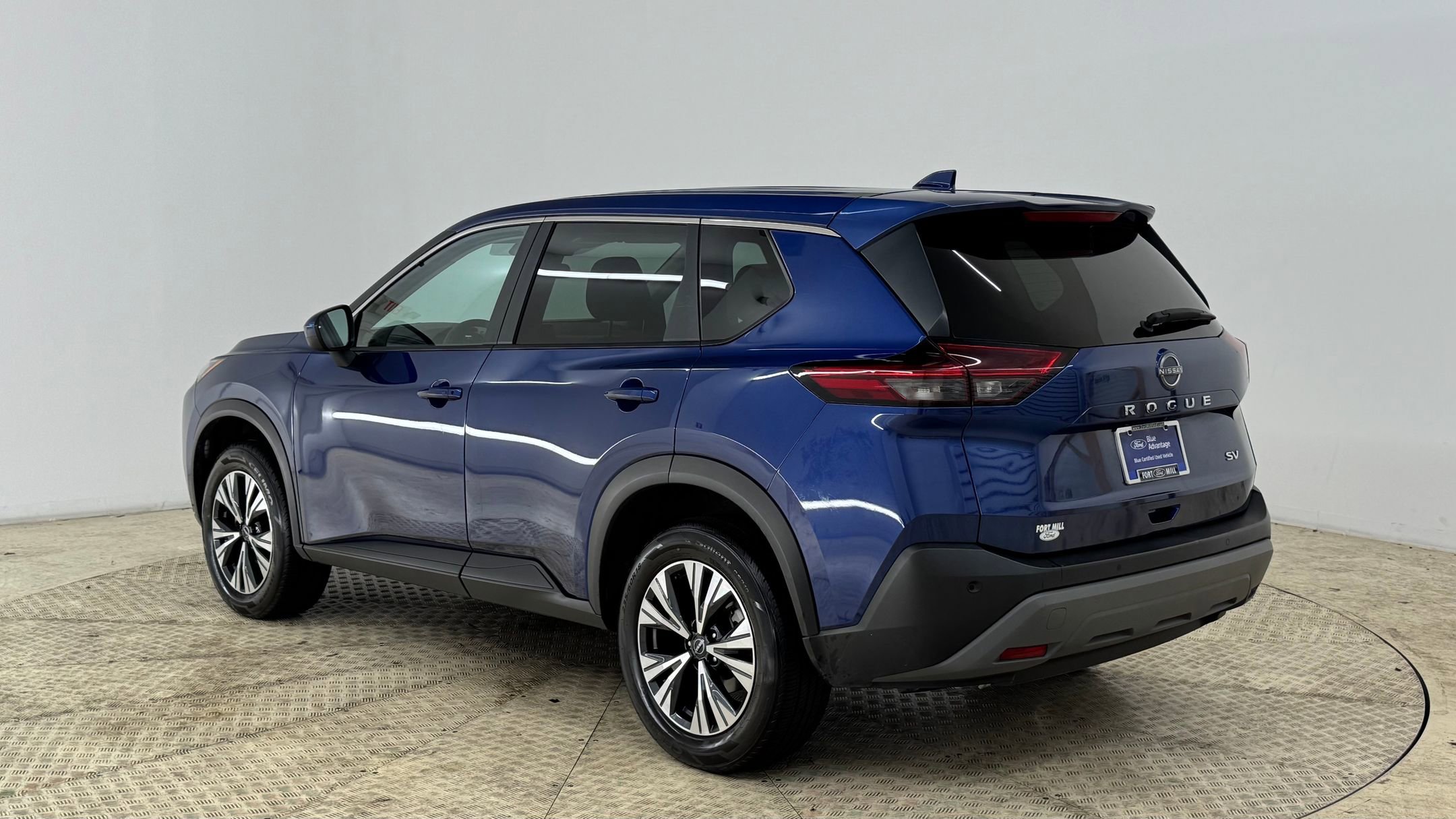 2023 Nissan Rogue SV photo 3