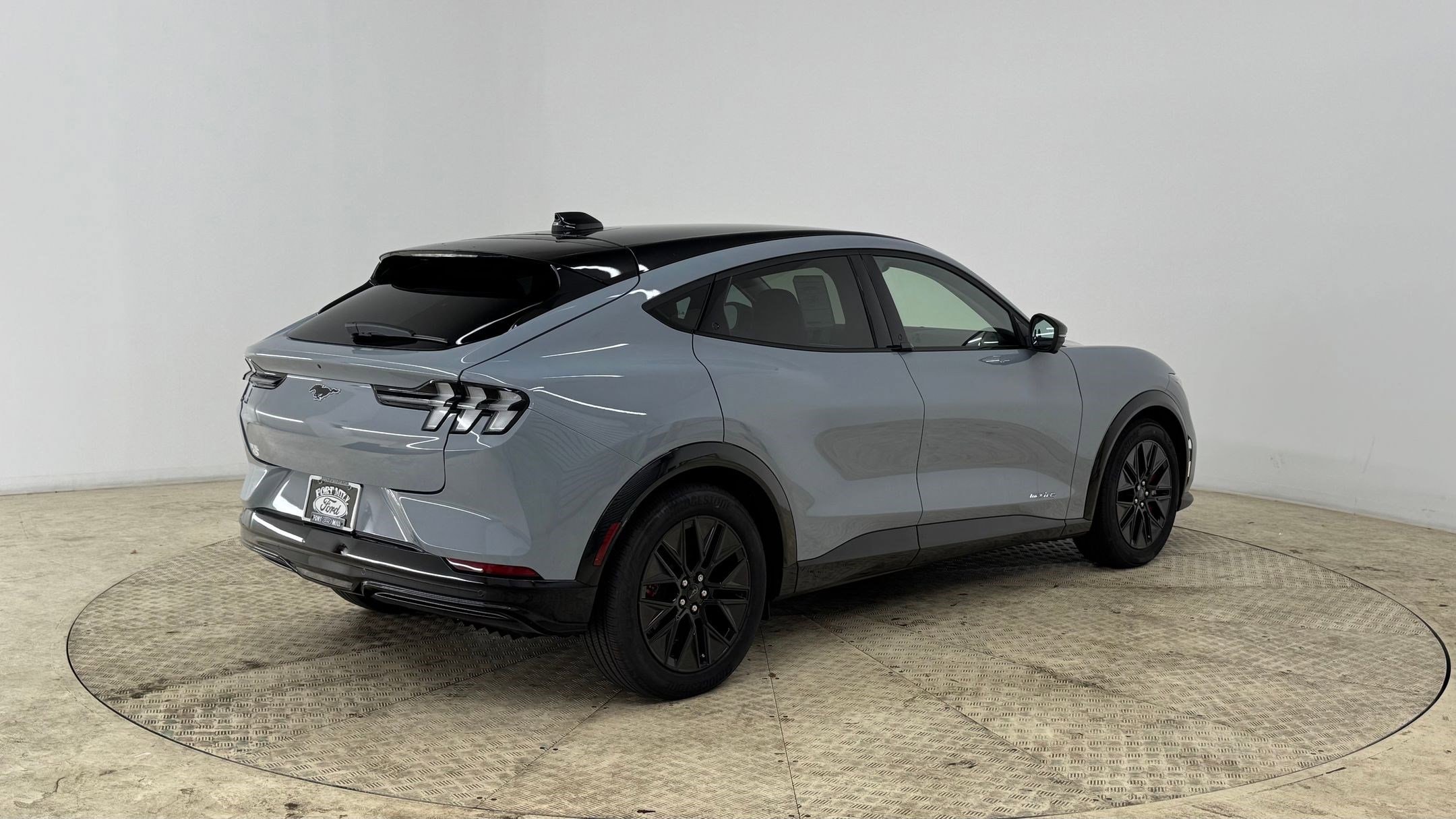 2025 Ford Mustang Mach-E Premium - Photo 9