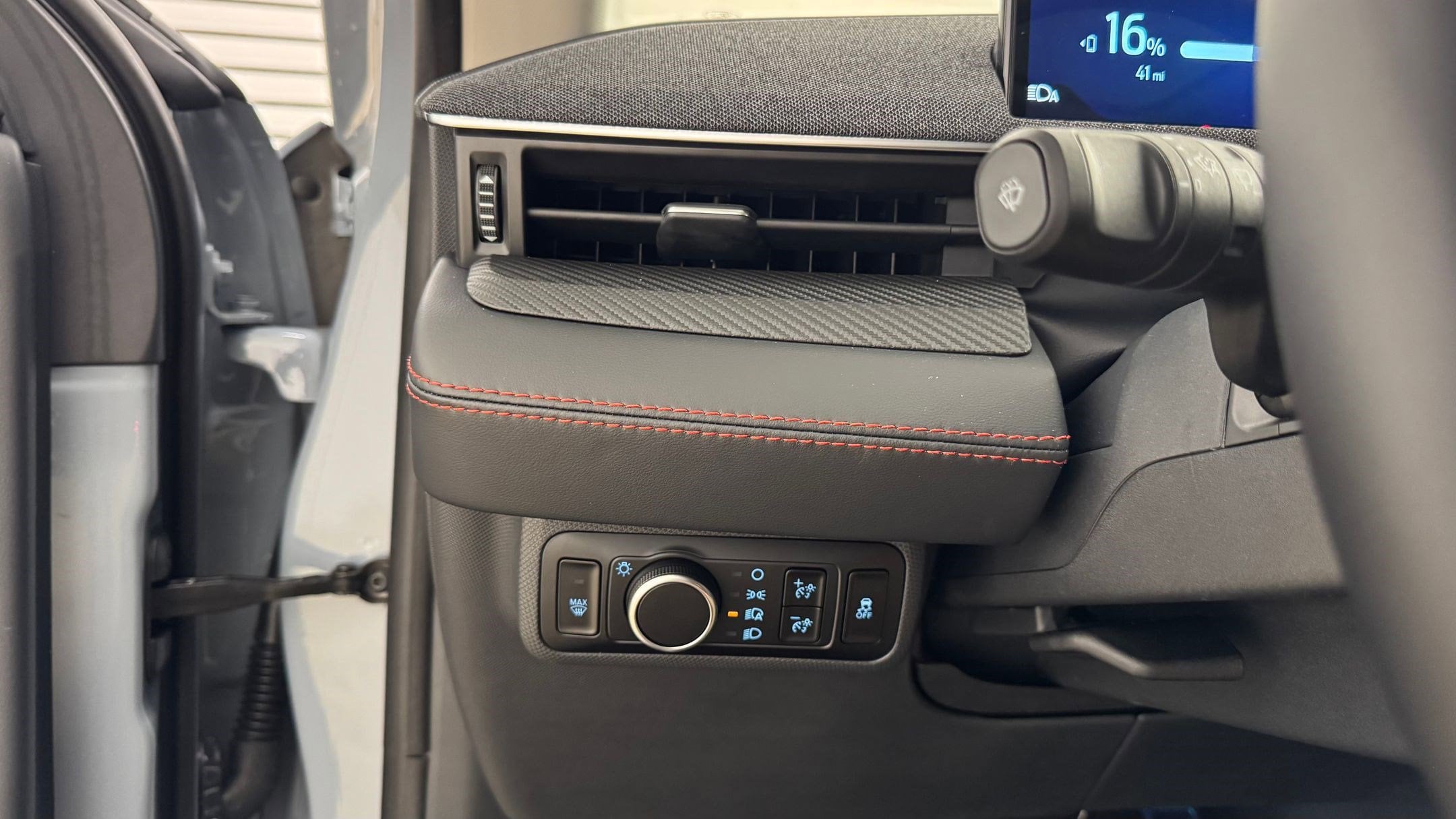 2025 Ford Mustang Mach-E Premium - Photo 26