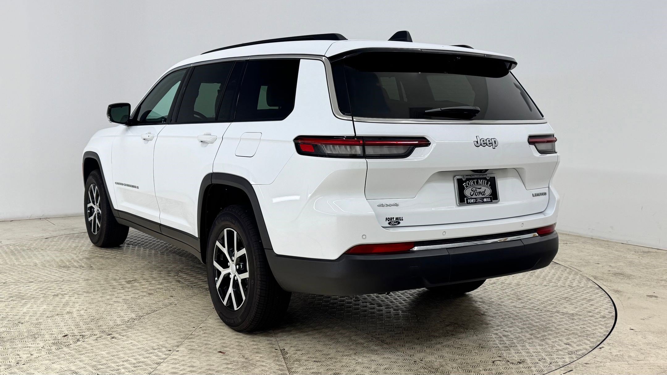 2025 Jeep Grand Cherokee Limited photo 3