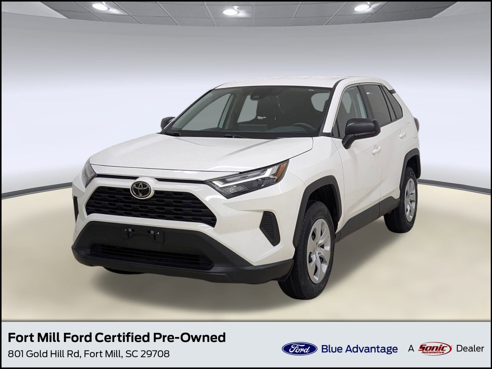 2024 Toyota RAV4 LE's photo