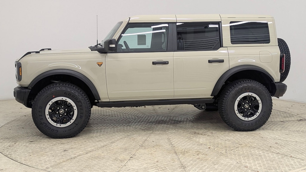 New 2025 Ford Bronco Badlands SUV