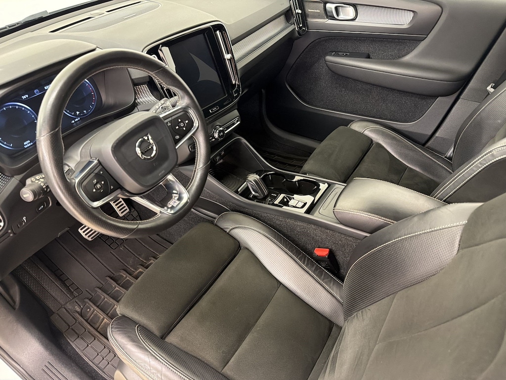 Certified 2019 Volvo XC40 R-Design SUV