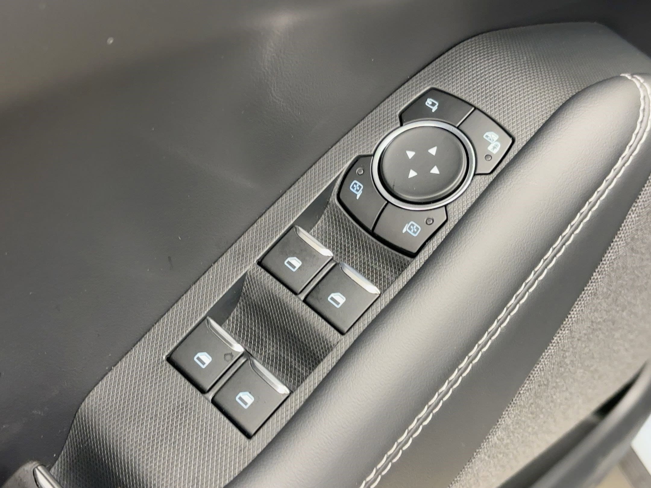 2025 Ford Mustang Mach-E Premium - Photo 11