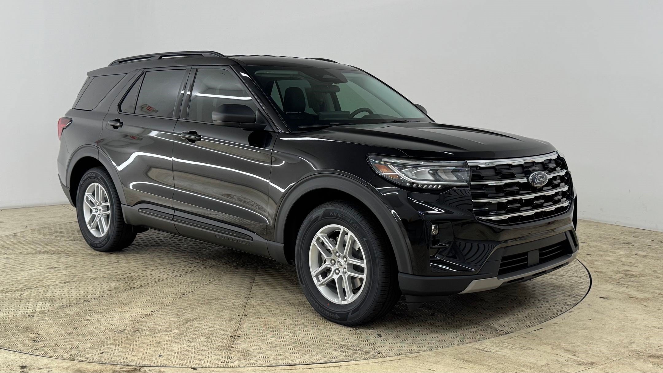 2026 Ford Explorer Active - Photo 7