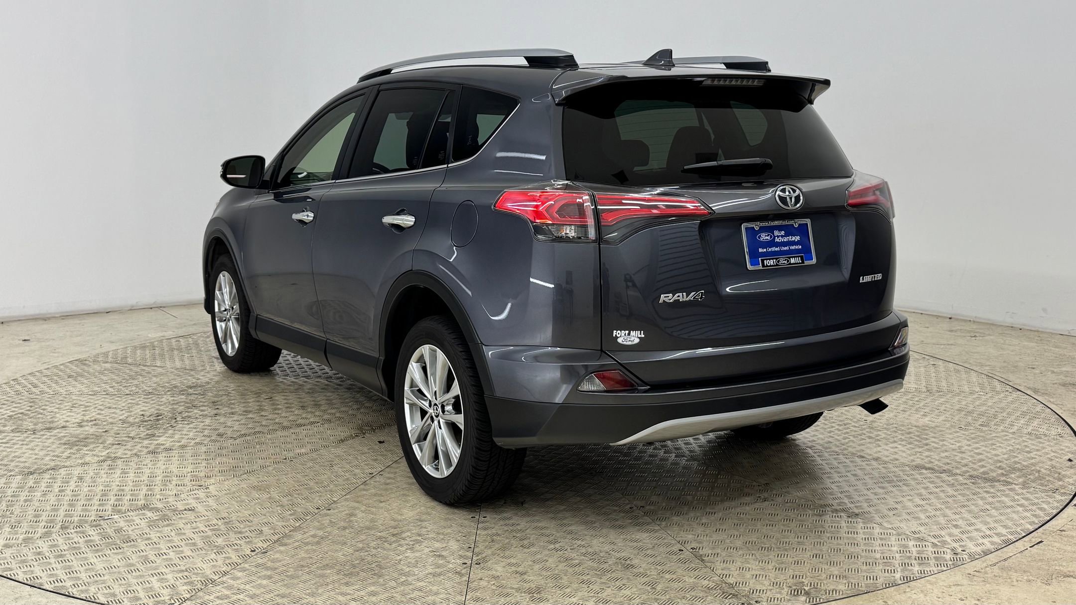 2018 Toyota RAV4 Limited photo 3