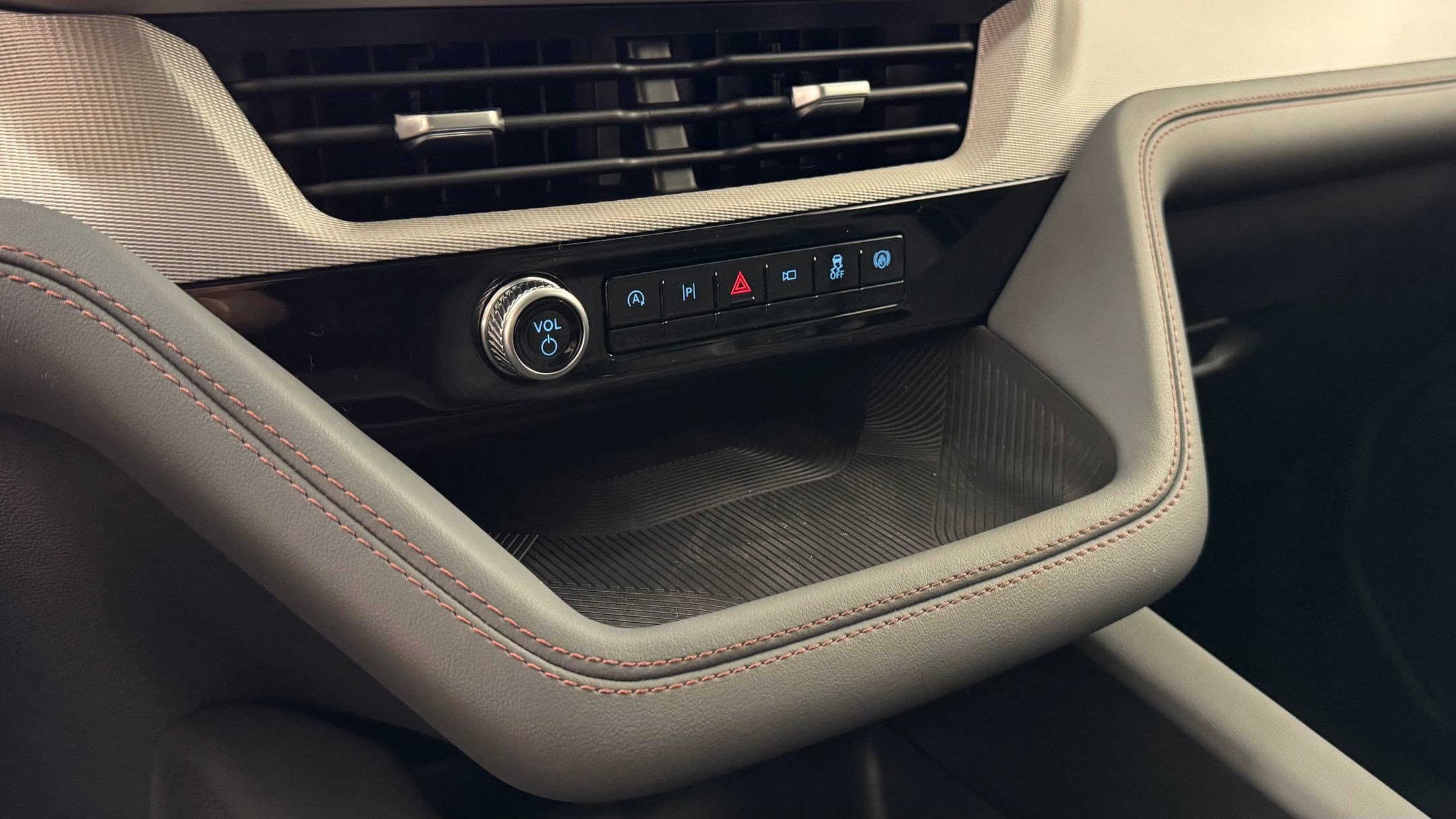 2026 Ford Explorer Active - Photo 28