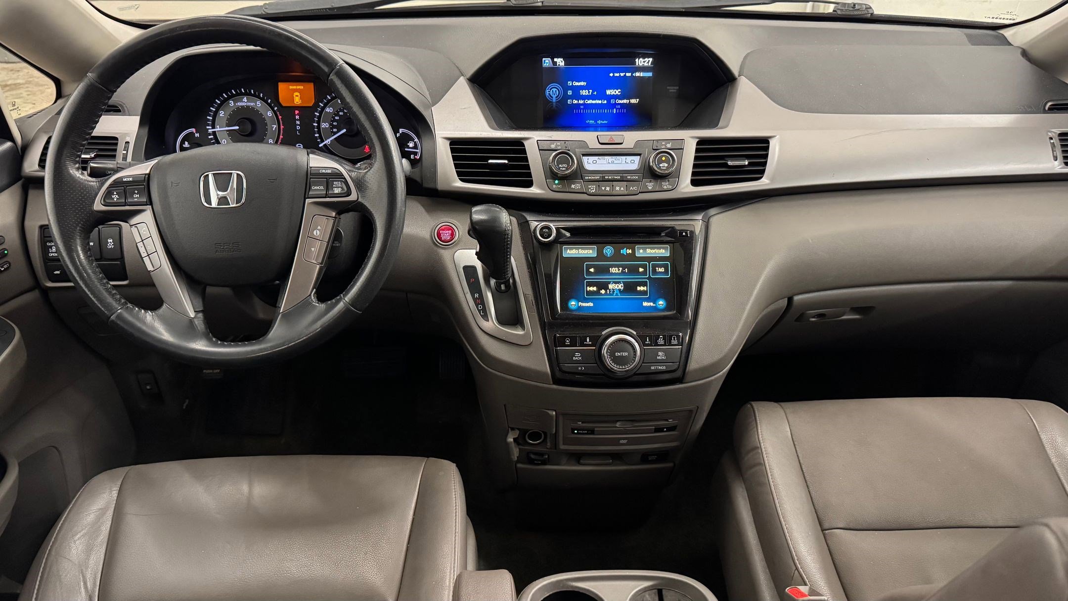 2016 Honda Odyssey Touring Elite photo 4