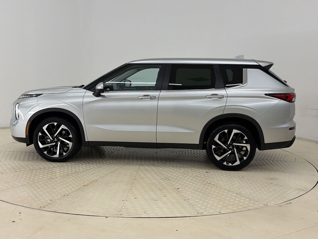Certified 2024 Mitsubishi Outlander SE SUV