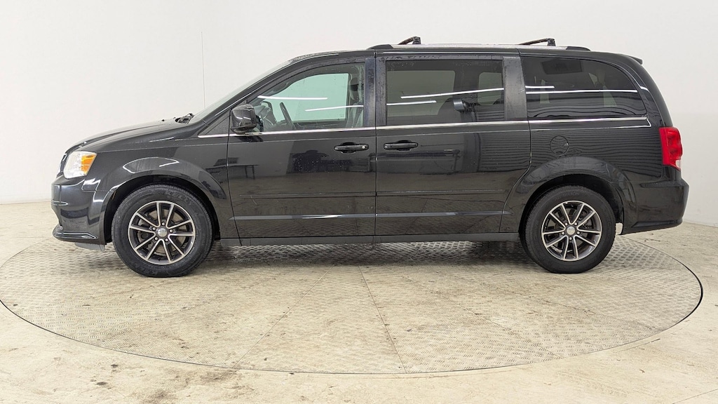 Used 2017 Dodge Grand Caravan SXT Van