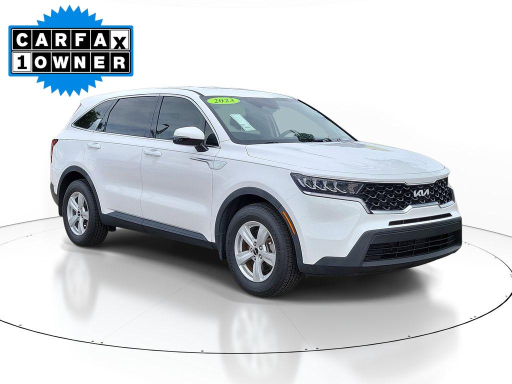 2023 Kia Sorento LX AT's photo