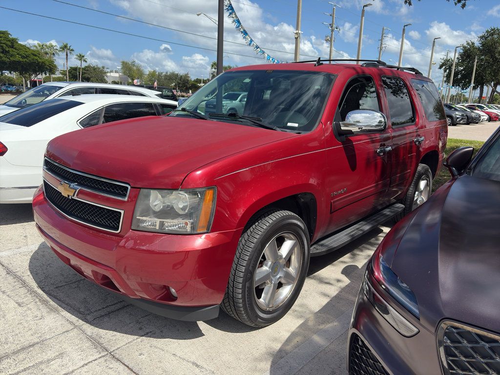 2013 Chevrolet Tahoe LT photo 2