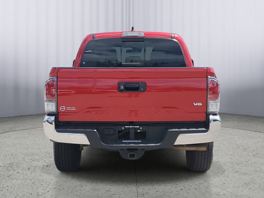 2023 Toyota Tacoma TRD photo 4
