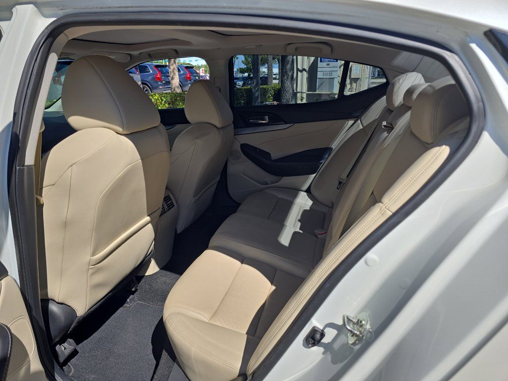 2016 Nissan Maxima SL photo 4