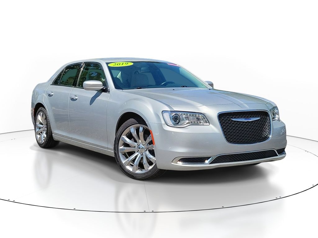 2019 Chrysler 300 Touring