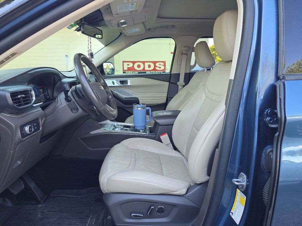 2020 Ford Explorer Platinum photo 2