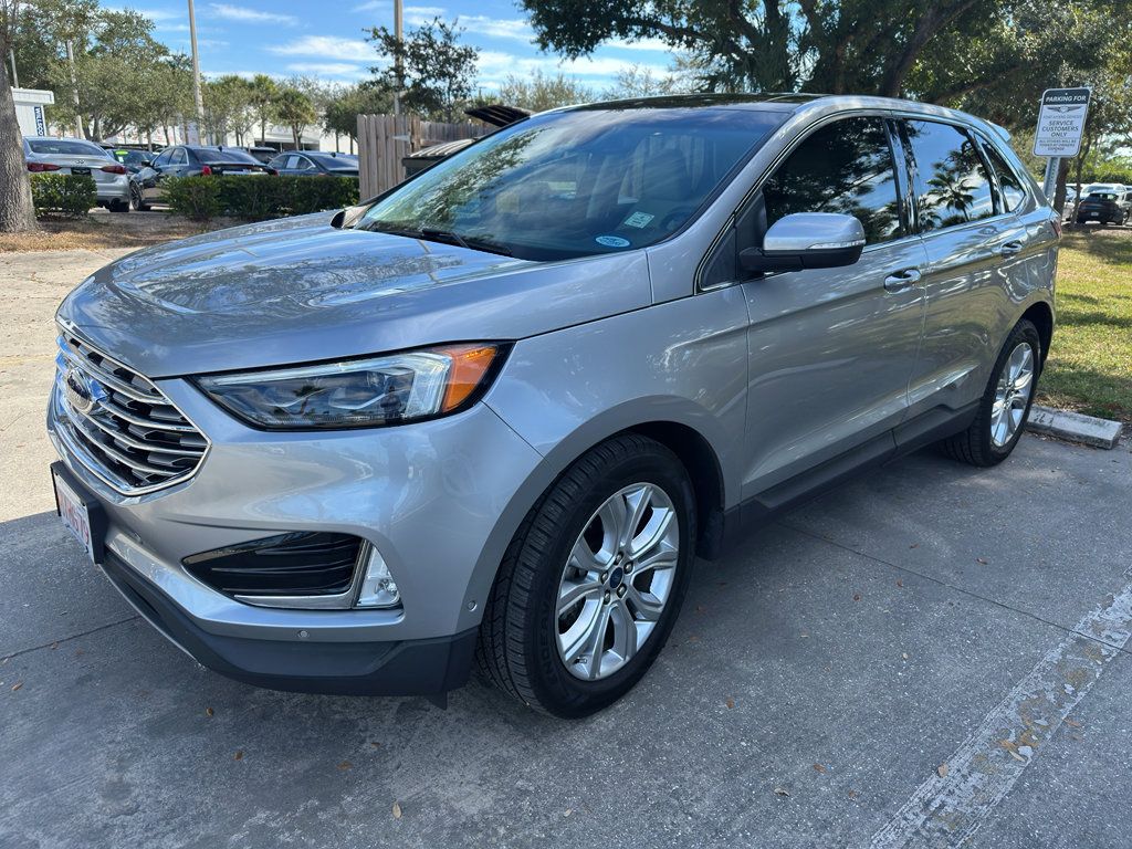 2020 Ford Edge Titanium photo 2
