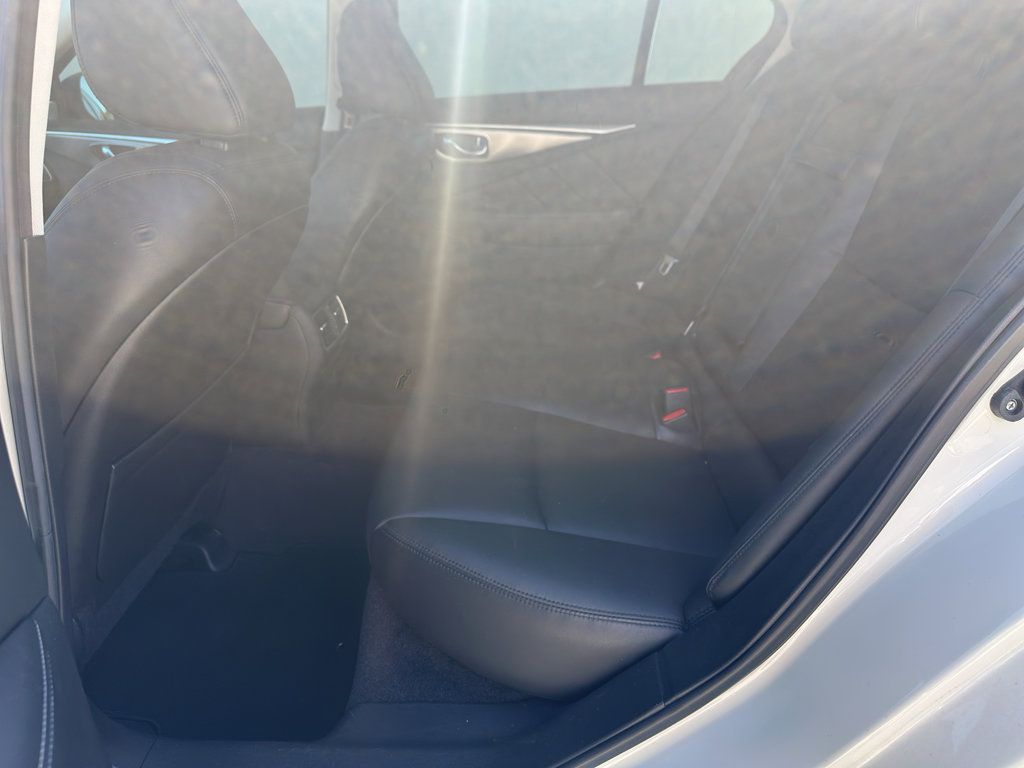 2017 Infiniti Q50 3.0t Premium photo 3