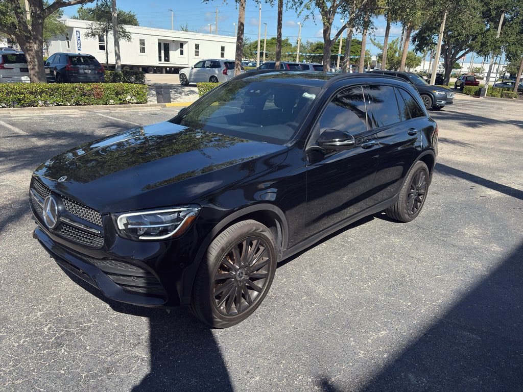 2022 Mercedes Benz GLC 300 photo 4