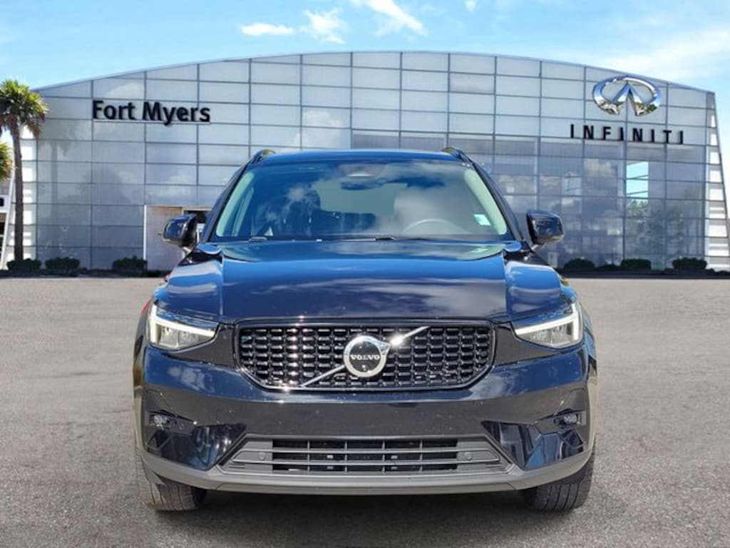 Used 2023 Volvo XC40 B4 Plus Dark Theme SUV