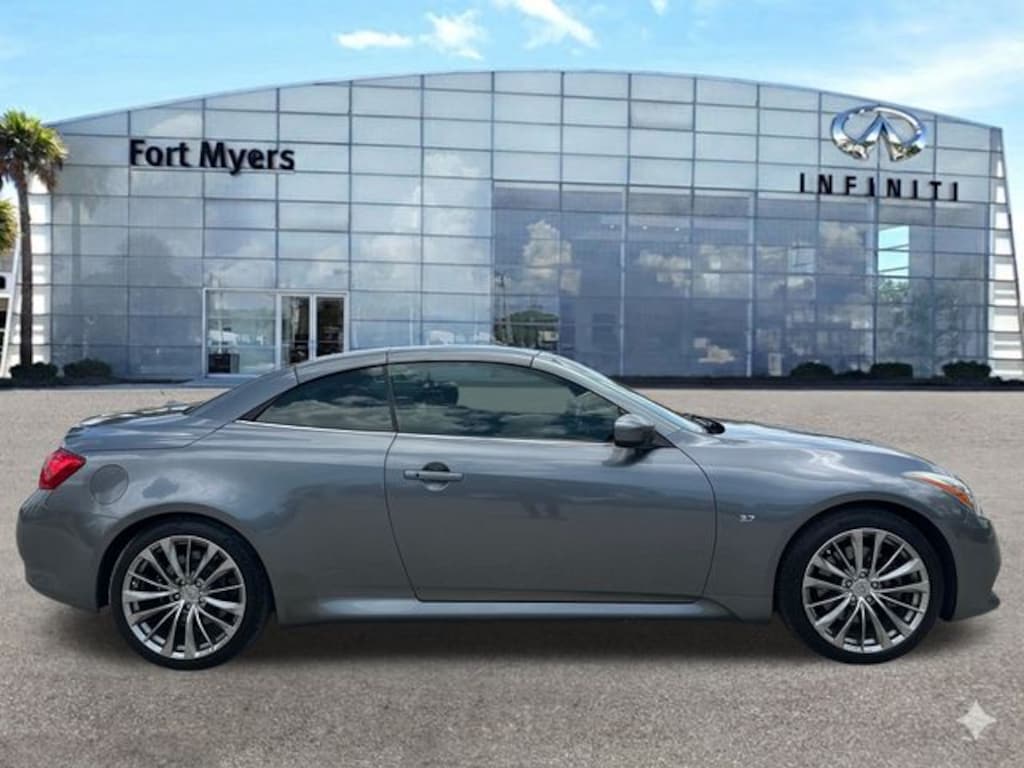 Used 2015 INFINITI Q60 Convertable Convertible