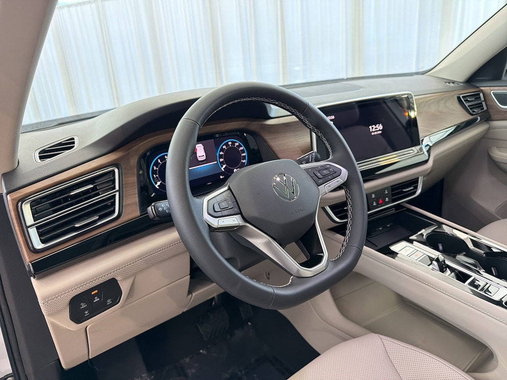 New 2026 Volkswagen Atlas 2.0T SE w/Technology SUV