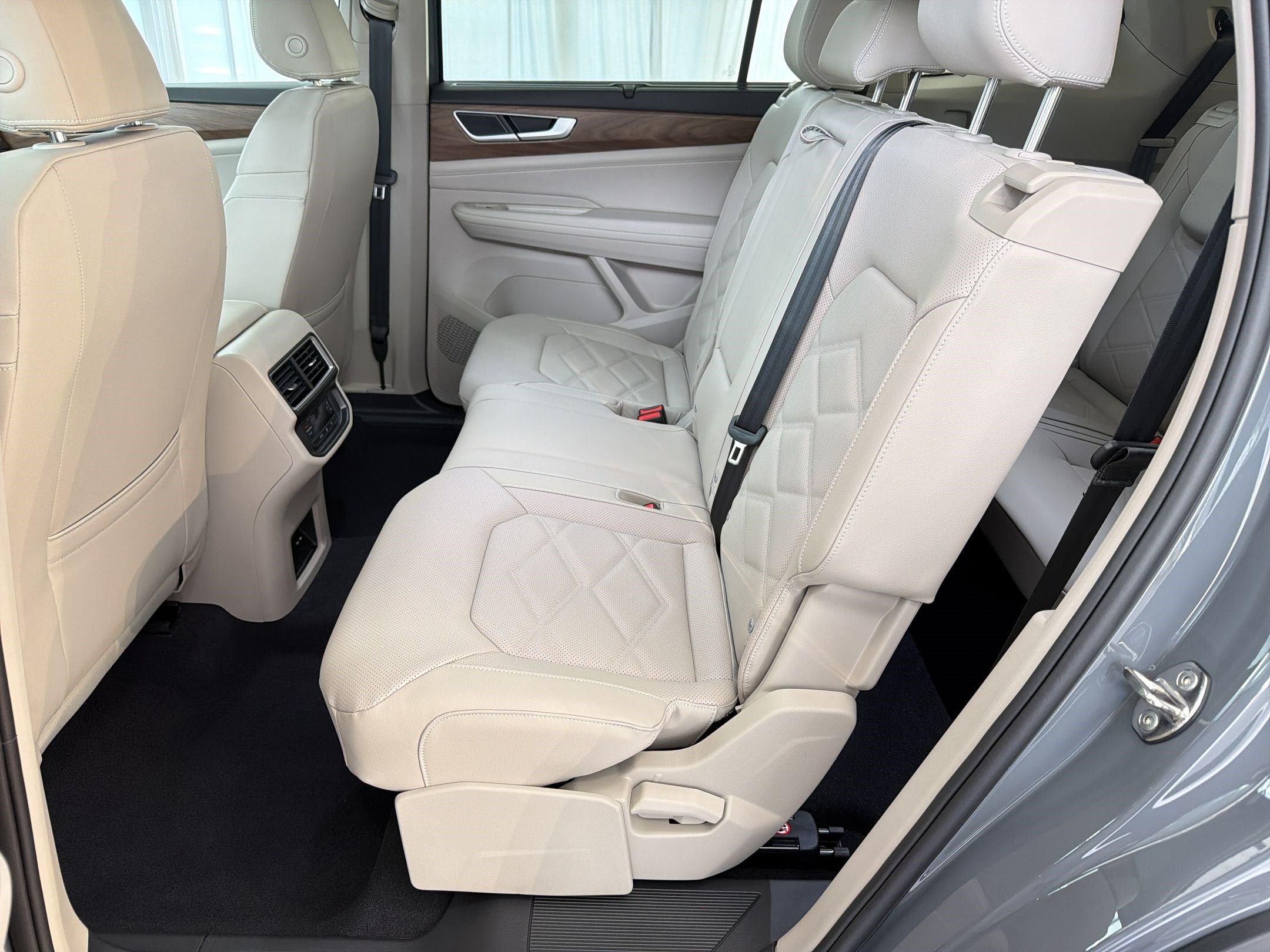 2026 Volkswagen Atlas SE w/Tech - Photo 15