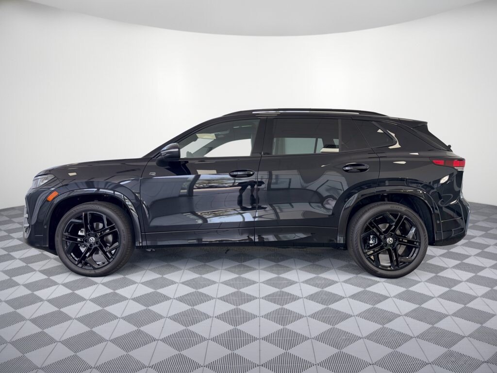 New 2026 Volkswagen Tiguan SE R-Line Black SUV