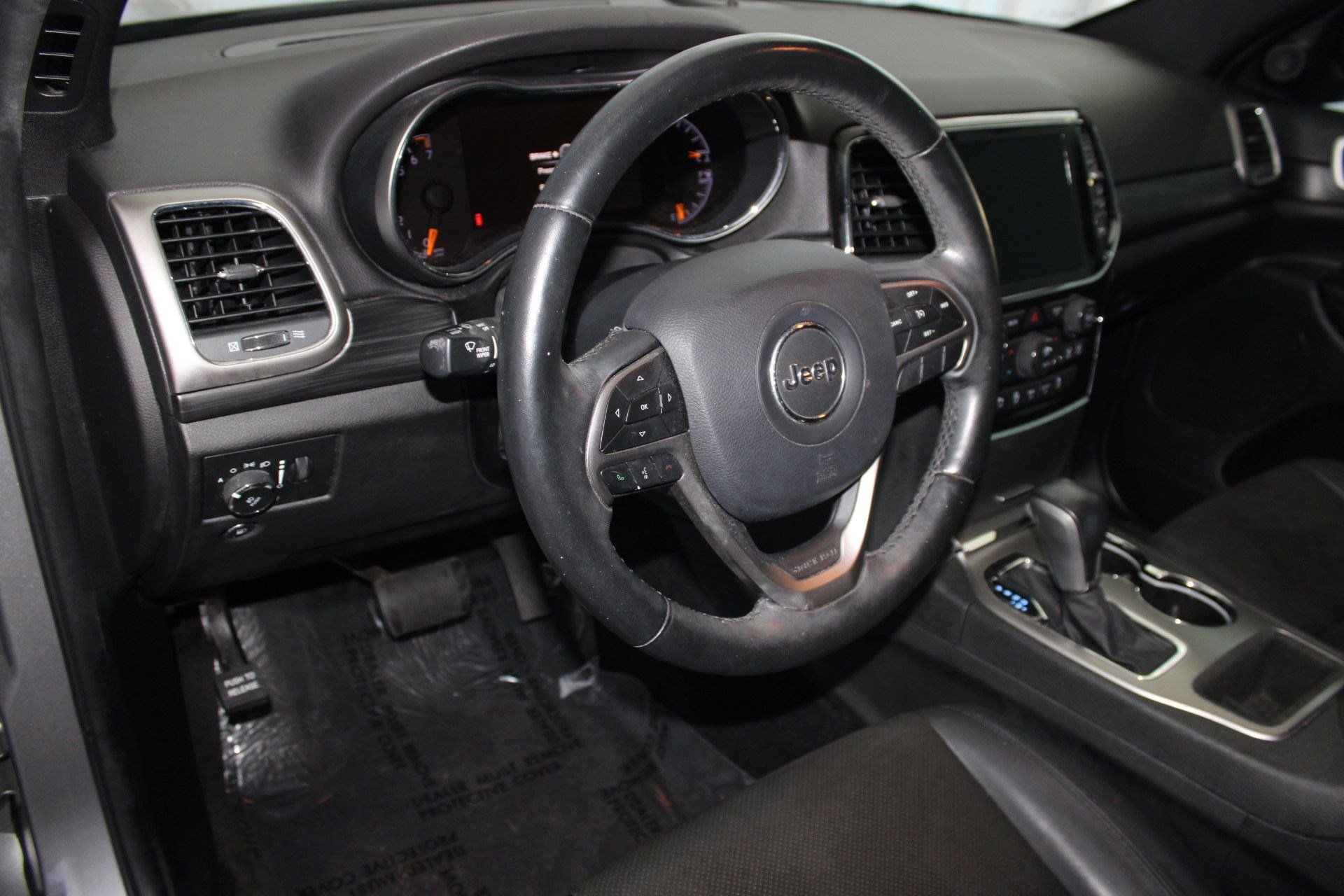 2019 Jeep Grand Cherokee Laredo E photo 4