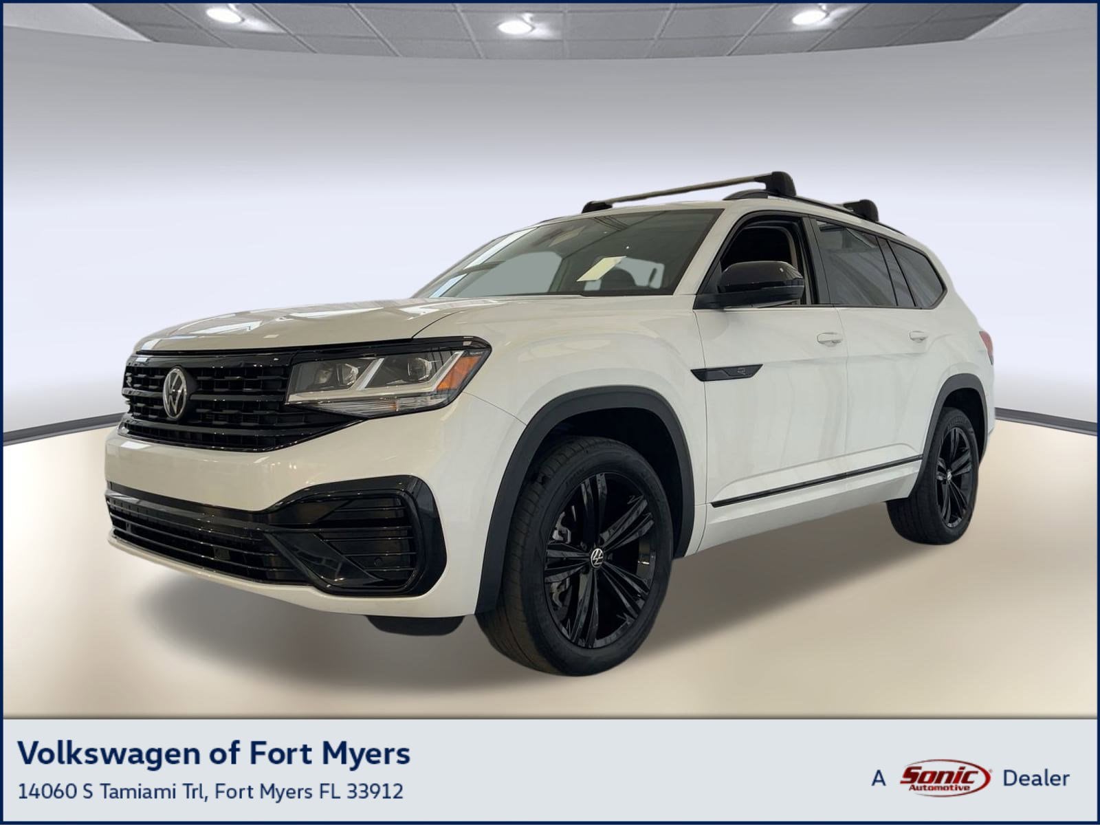 2023 Volkswagen Atlas SEL R-Line Black's photo