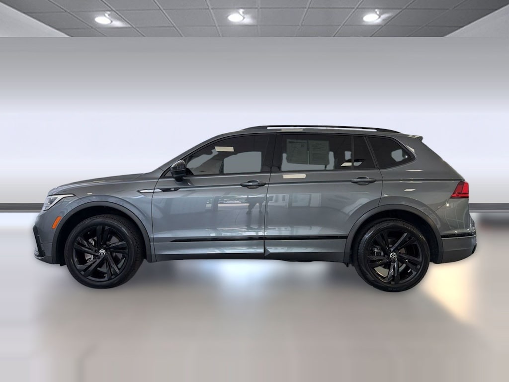 Used 2024 Volkswagen Tiguan SE R-Line Black 2.0T SE R-Line Black FWD