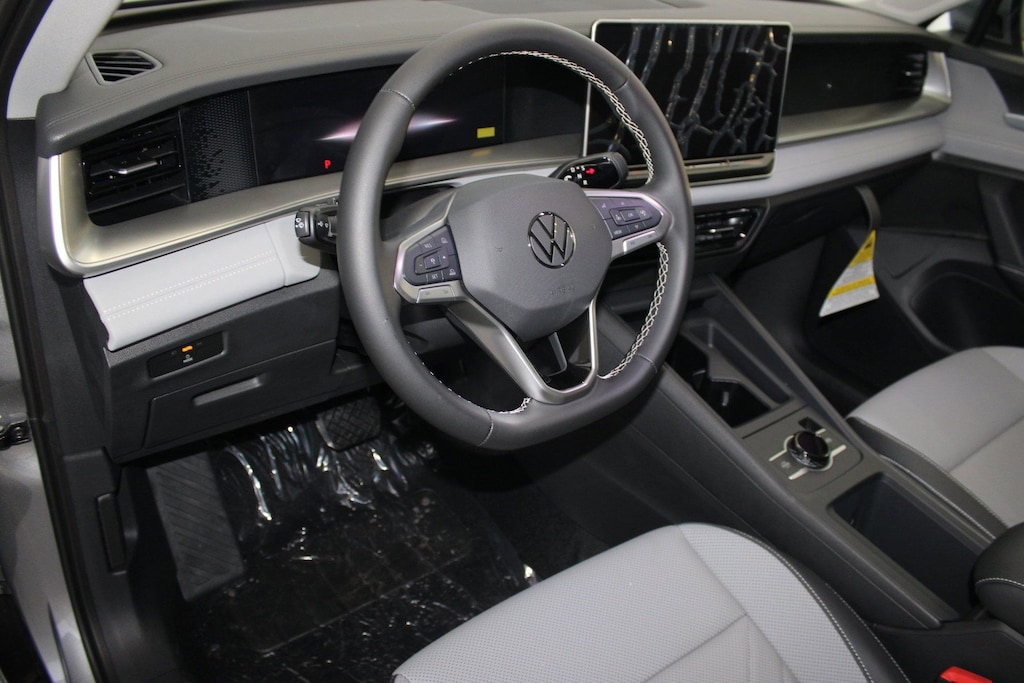 New 2025 Volkswagen Tiguan 2.0T SE SUV